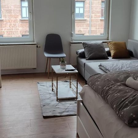 Privatzimmer-2 In Ruhiger Lage 9Min Von Hbh Нюрнберг Екстериор снимка